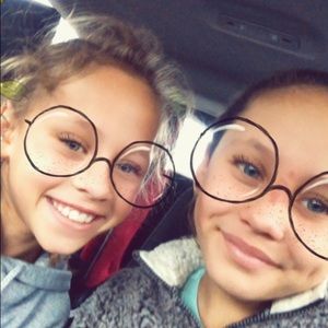 Meet your Posher, Dana